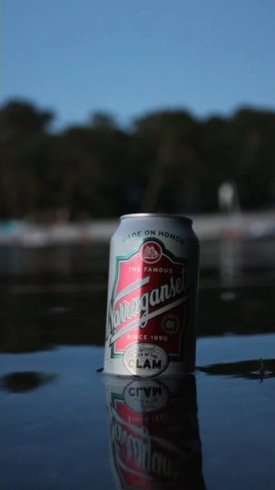 Shark Week is coming....

Grab some Narragansett and don't swim out too deep. You never know what's lurking below...

 #gansett #crushitlikequint #jaws #narragansett